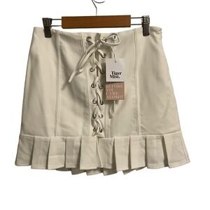 Tiger Mist White Lace Up Mini Skirt Pleated Ruffle Hem Grommet Corset Front NWT